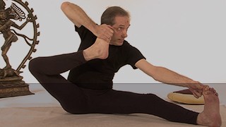 Vidéo yoga Position de l'archer - Akarna dhanurasana